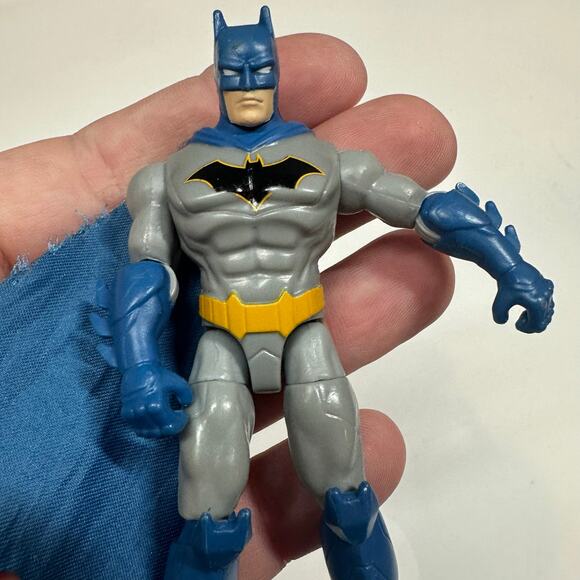 Batman Action Figure DC Comics 2001 Blue Gray Cape Posable - Picture 2 of 8